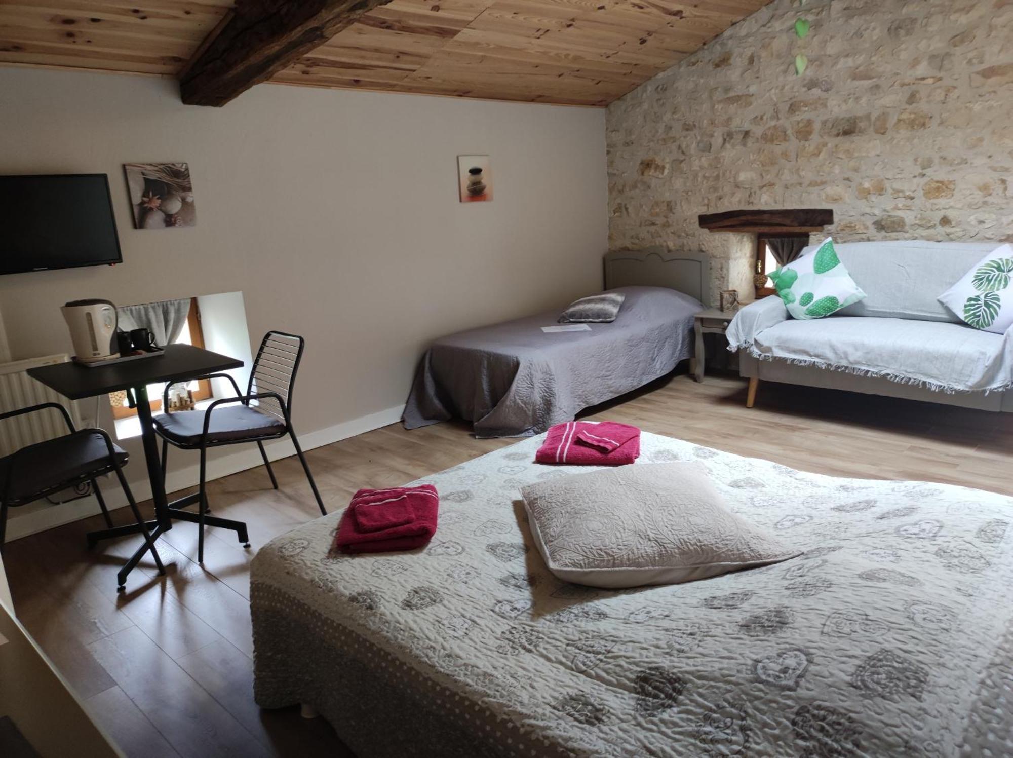 Les Chenets Bed & Breakfast Chenay  Exterior photo