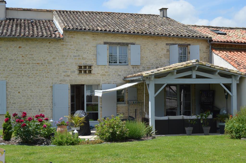 Les Chenets Bed & Breakfast Chenay  Exterior photo